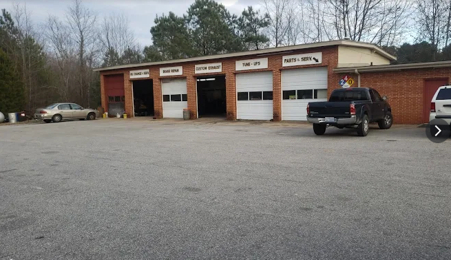 Service bays at Wood Tire & Automotive